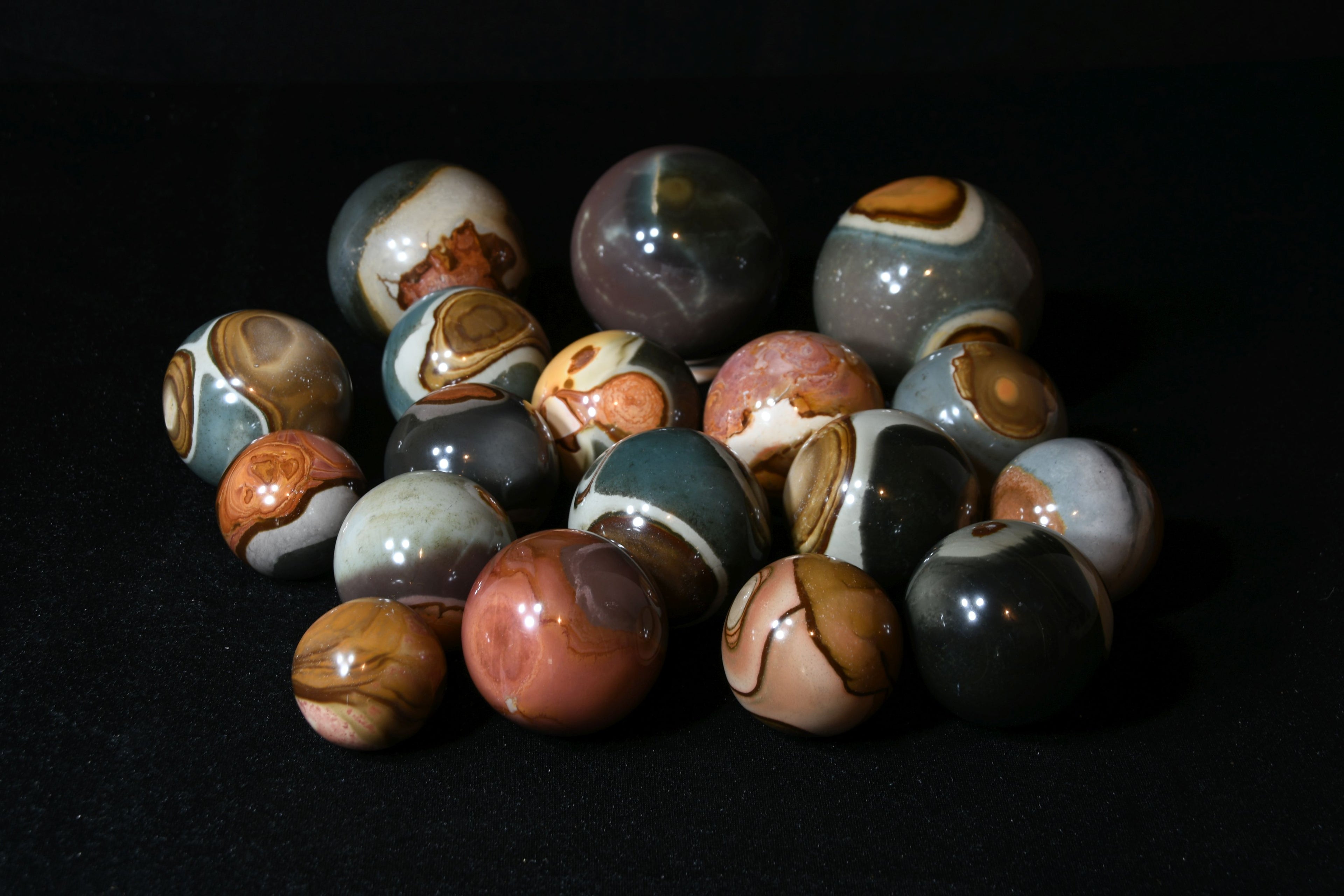 Polychromjaspis Kugel Set