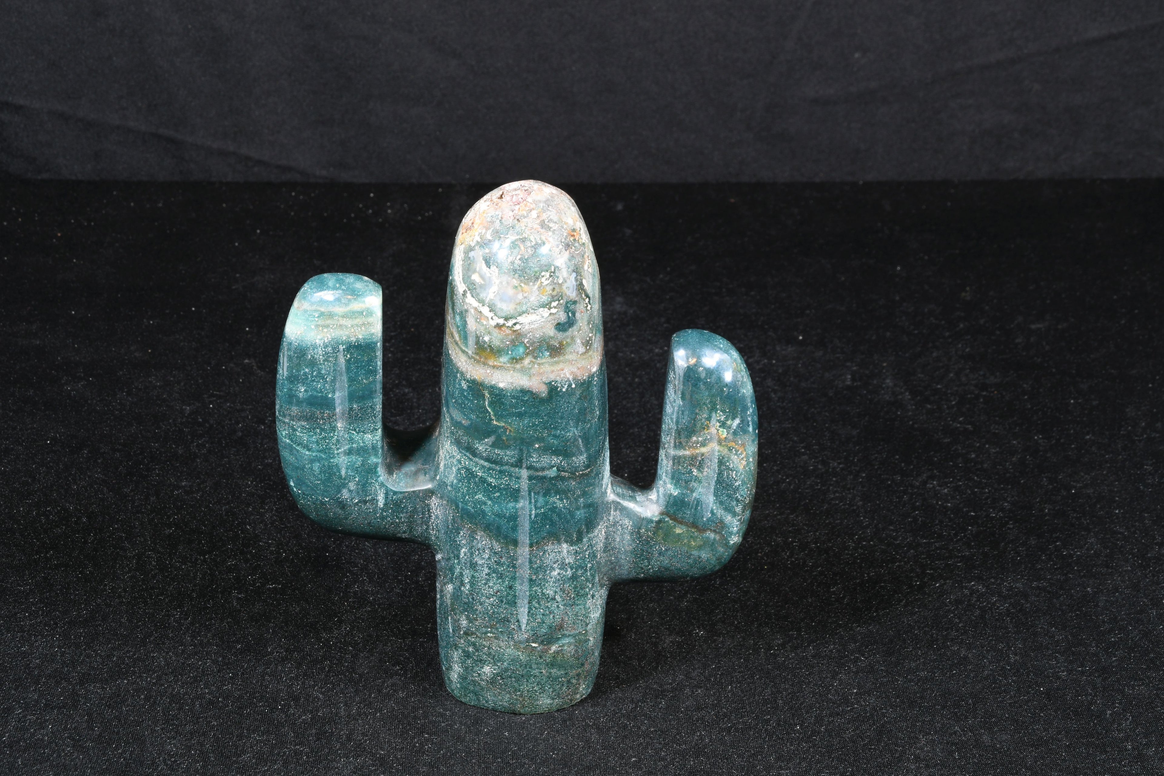 Serpentin Kaktus Skulptur